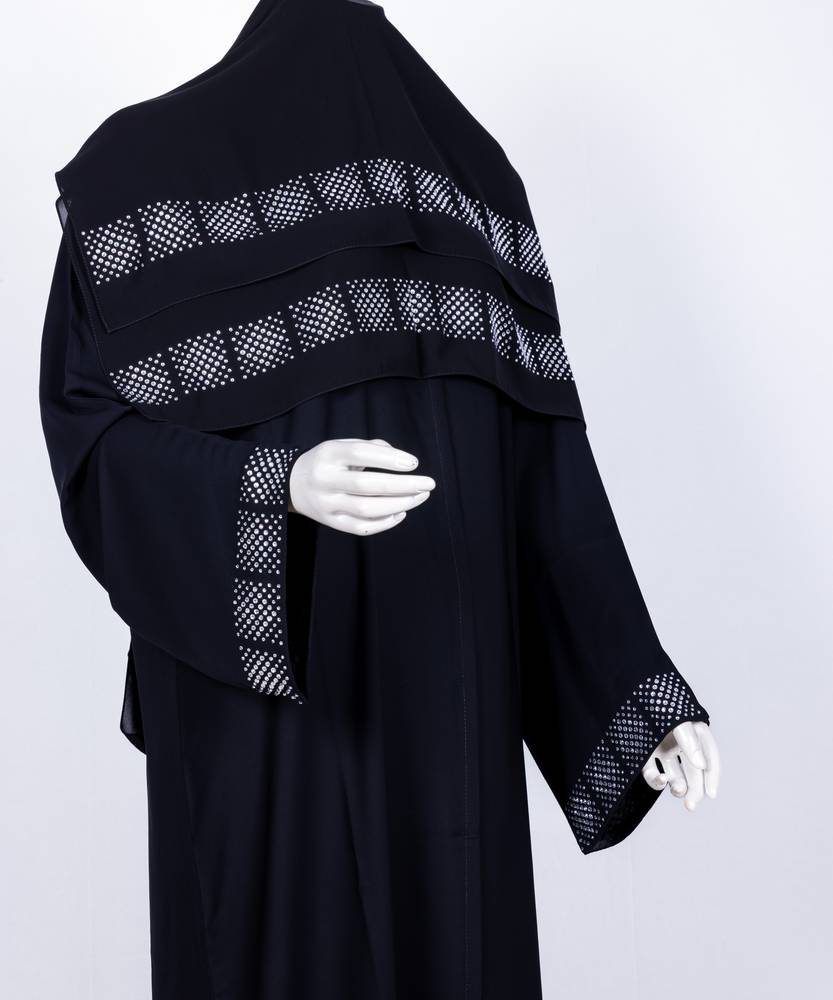 عباية مع طرحة كريستال برسمة موديل رقم  3592  (1)