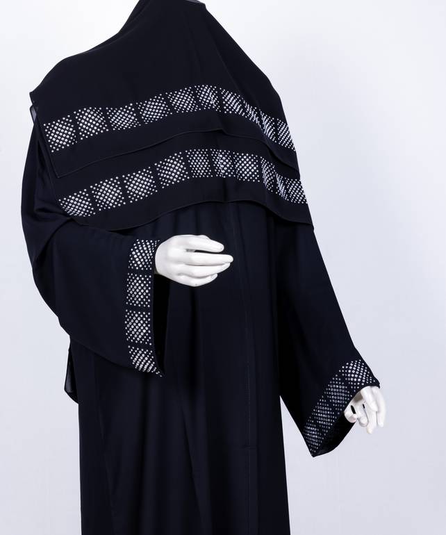 عباية مع طرحة كريستال برسمة موديل رقم  3592  (1)