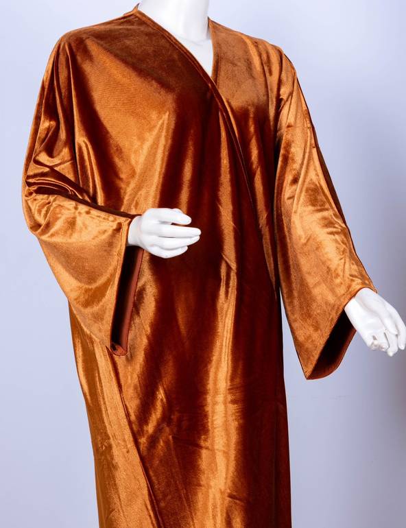 عباية مخمل لف