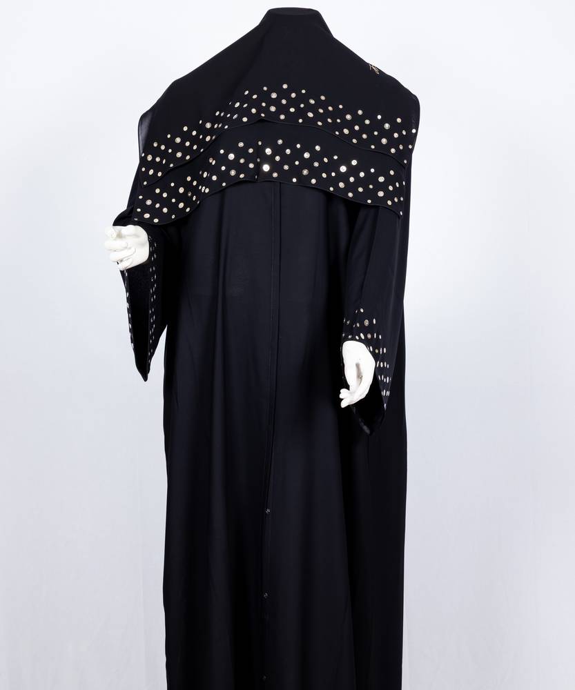 عباية مع طرحة كريستال معدن موديل رقم  3582 (1)