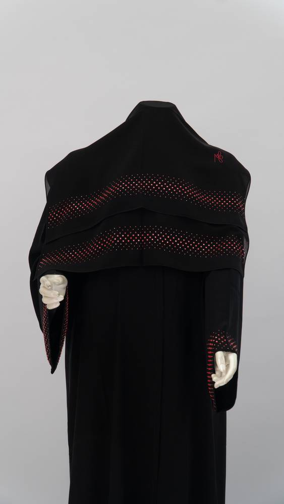  عباية مع طرحة كريستال ملبس موديل رقم 3664 (4)
