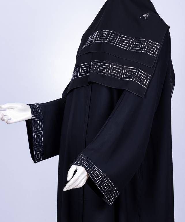 عباية مع طرحة كريستال بتصميم 3573 (1)