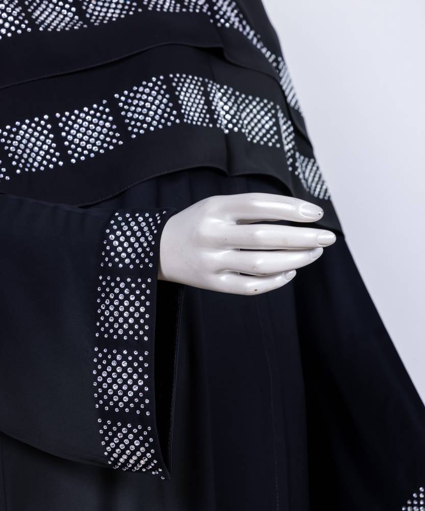 عباية مع طرحة كريستال برسمة موديل رقم  3592  (1)