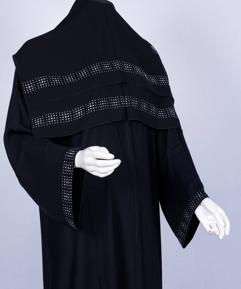 عباية مع طرحة كريستال موديل رقم  3661 (1)