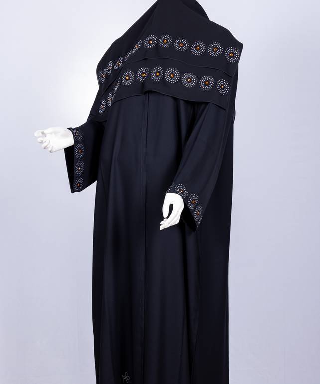 عباية مع طرحة كريستال موديل رقم  3598  (1)