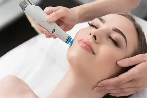تنظيف بشرة بجهاز الهيدرافيشل مع ماسك كولاجين مجانا