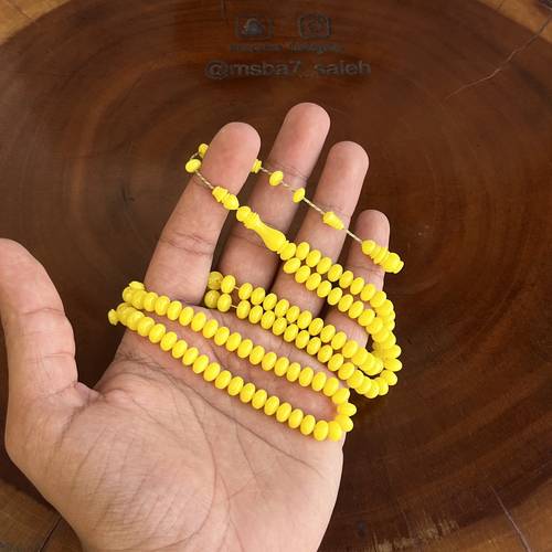 بكلايت قديم ( نواعم ذروي ) مخروط من مساطر اصفر