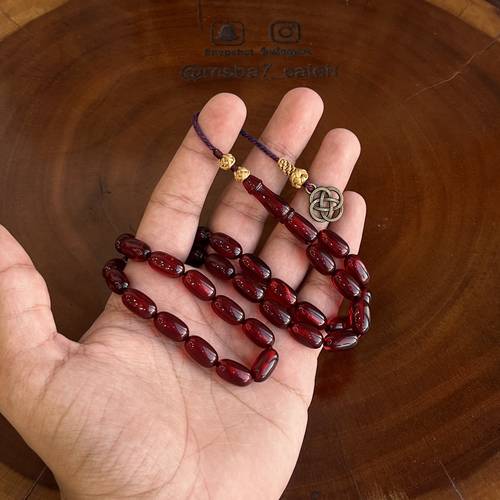 بكلايت عنابي بكركوش من تفصيلنا مضاف له مجسم نحاسي