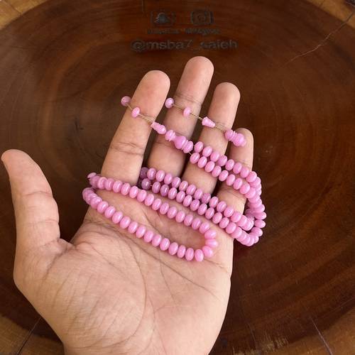 بكلايت قديم ( نواعم ذروي ) مخروط من مساطر وردي