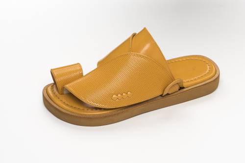 حذاء شرقي خلية اصفر