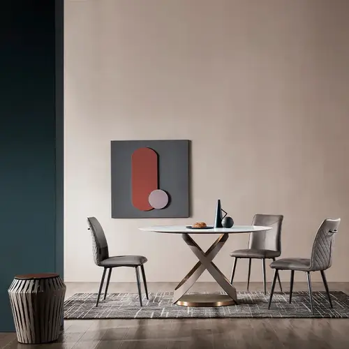 طاولة طعام دائرية بتصميم مميز