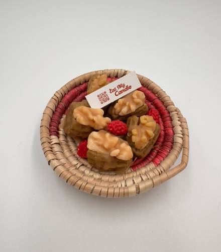 Dates Melts filled with Nuts and Caramel
