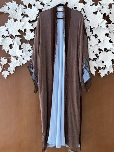 Cs. kimono.