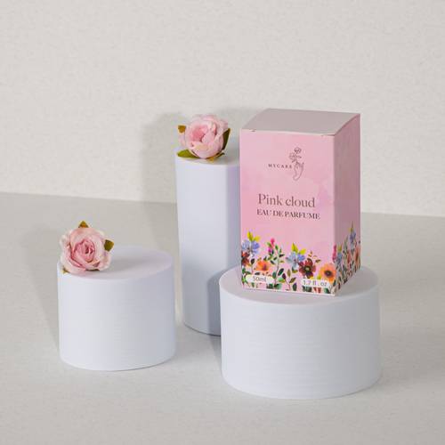 عطر بينك كلاود