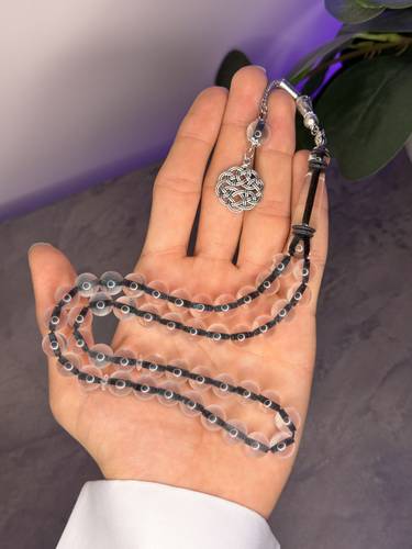 سبحة بكلايت شفافة خيط اسود