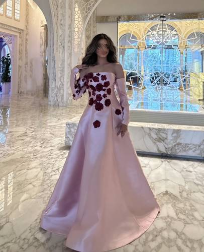 Evening dress with separate sleeves and flowers