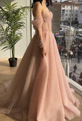 Distinctive dress