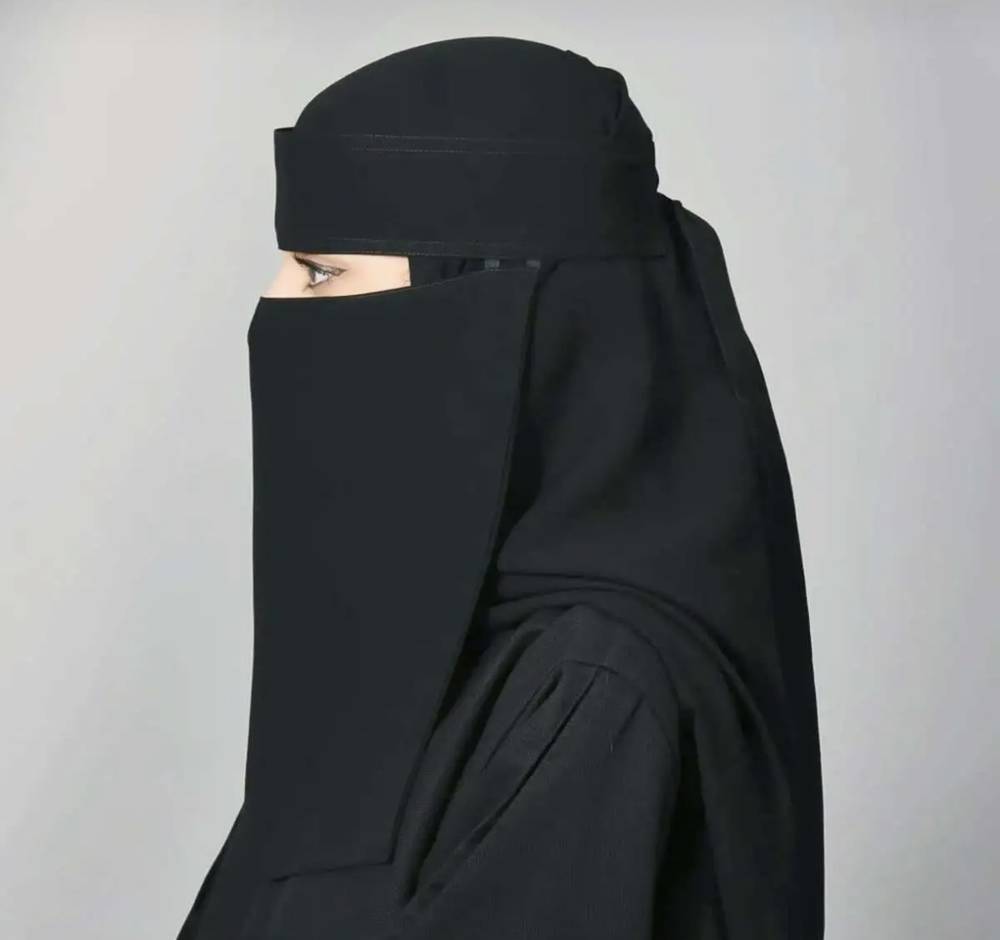 نقاب اسود فتنامي