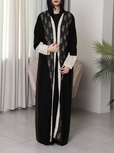 عباية كريب اسود من الامام ومن الخلف بني بأكمام بيج N260