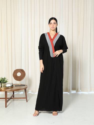 عباية كريب اسود واكمام استرتش يوميه عمليه N126