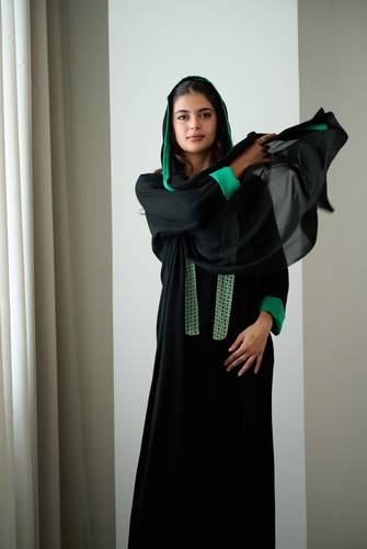 عباية كريب اسود💚🤍 N301