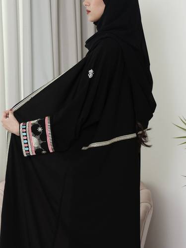 عباية كريب بتطريز ذهبي صيفي N377