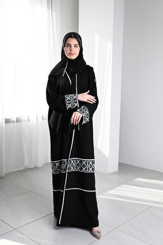 عباية كريب بتطريز راقي N237