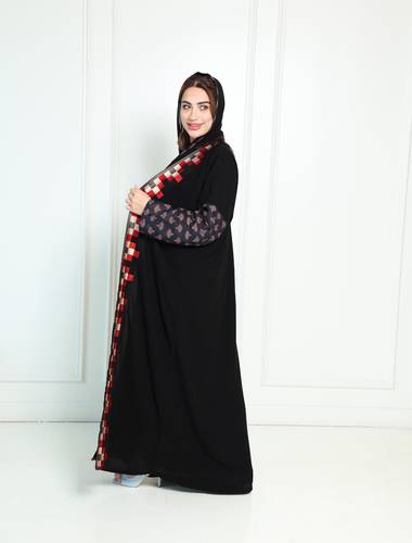 عباية كريب بتطريز من الامام واكمام ملونه N314