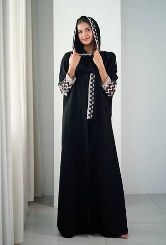 عباية كريب اسود بتدخيله انيقه N296