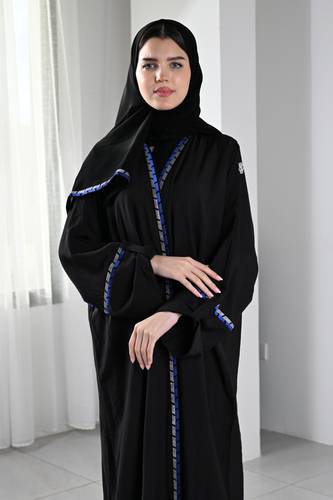 عباية كريب قطري اسود بتطريز من الامام والخلف N228