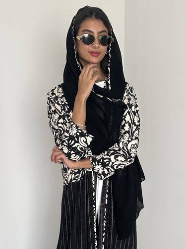 عباية بتصميم عصري انيق N281