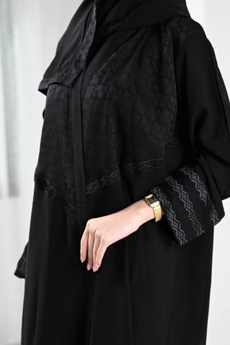 عباية كريب اسود في اسود N221