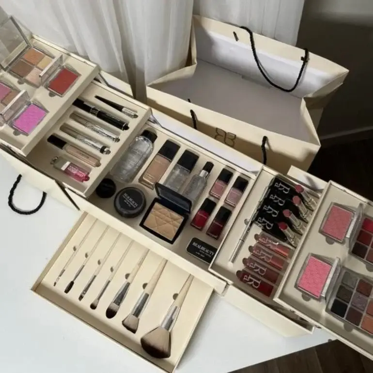  Real Beauty, Complete Makeup Box, 41 Pieces - rb1708