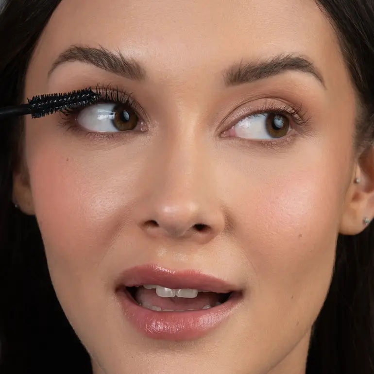 LOCA, Mascara, for Thickening and Lengthening, - 1 Dark Black