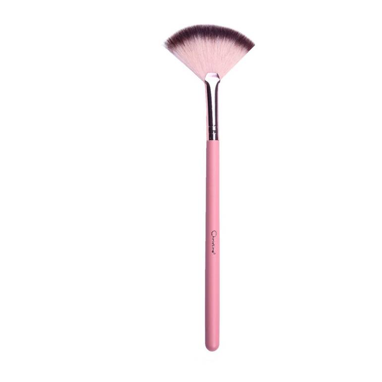Christine brush in a fan shape to distribute the highlighter ch221