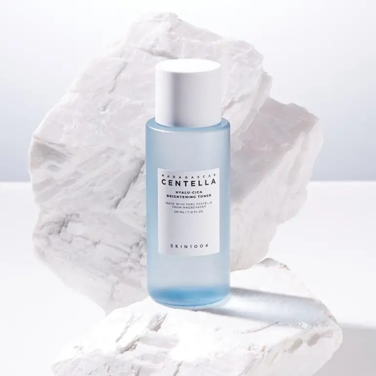Skina 1004, toner, centella, hyalo-cica, for brightening and moisturizing the skin, 210 ml
