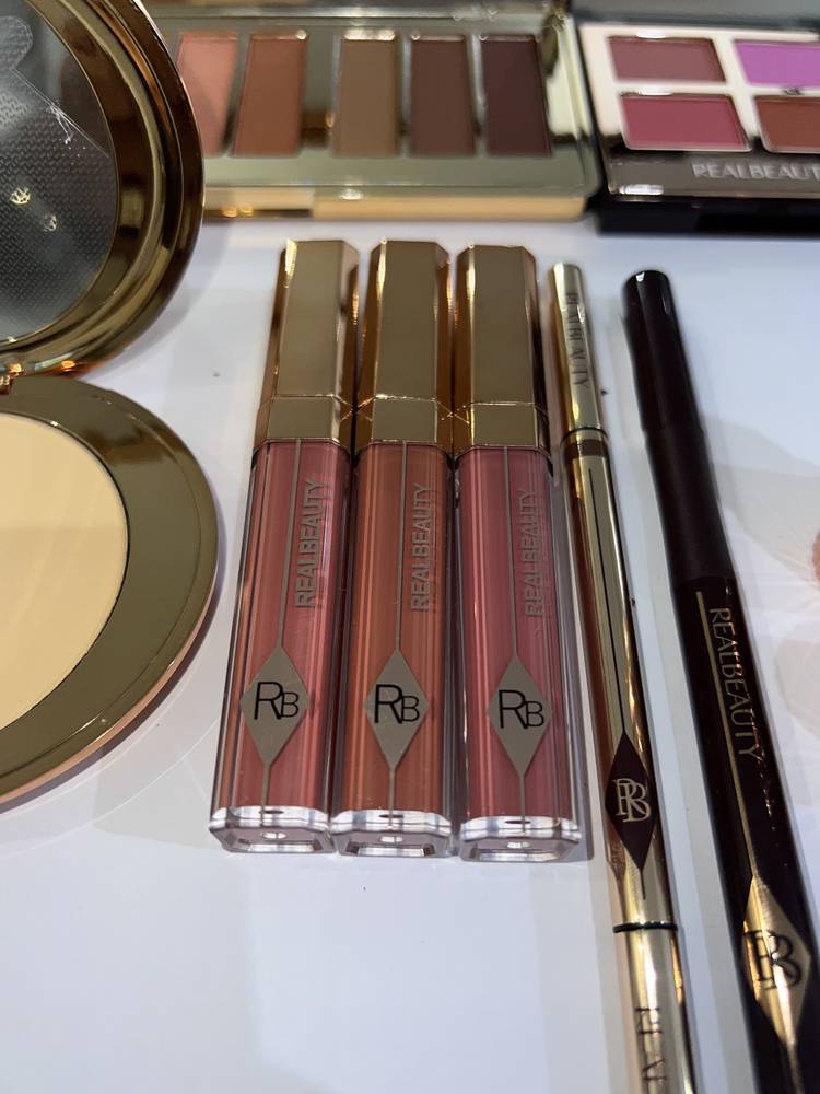 Real Beauty, Complete Makeup Kit, 16 Pieces -RB1012