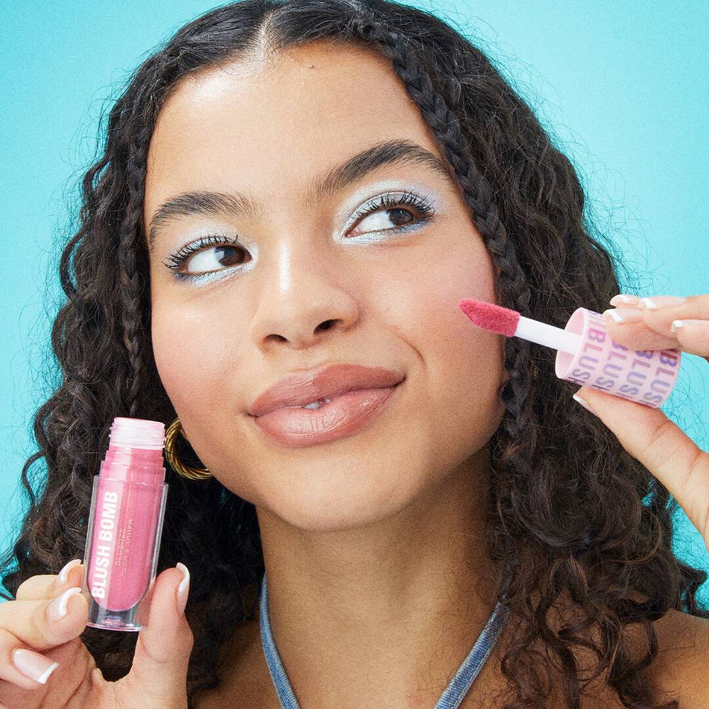 Revolution Blush Bomb -thats cute pink