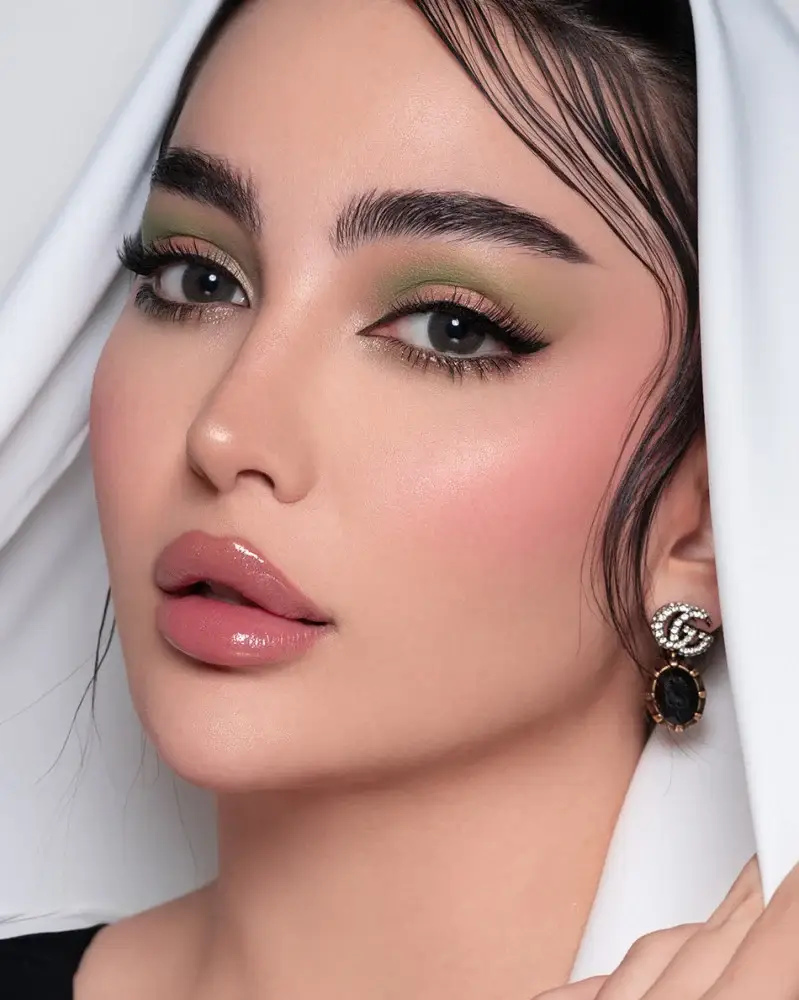 Nora, Bo, Awadh, Lip Gloss, and Enlarger - Sweet Lady
