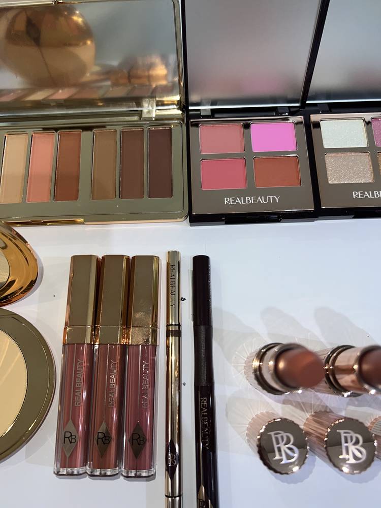Real Beauty, Complete Makeup Kit, 16 Pieces -RB1012