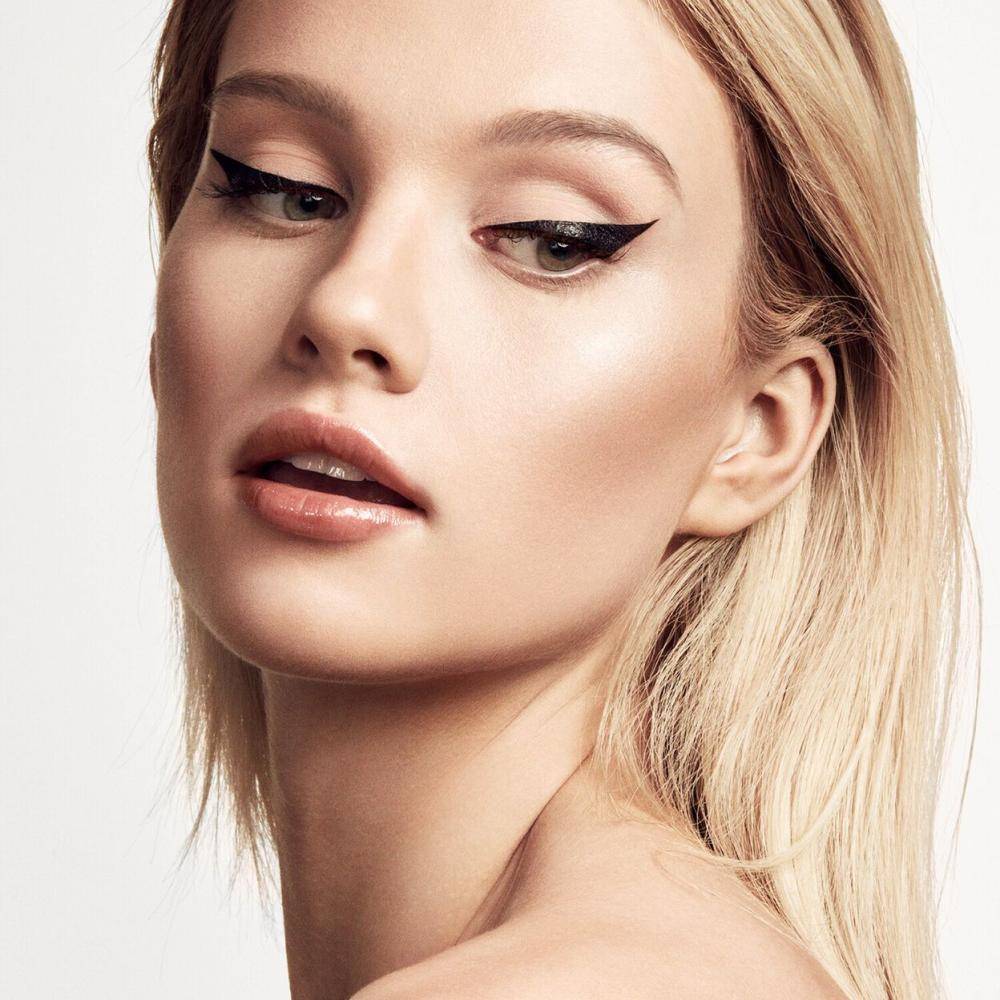 Fenty Beauty, Longwear Liquid Eyeliner, - Cos M Black