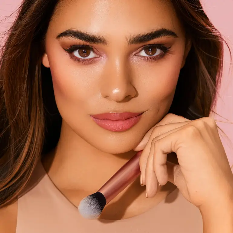 Real Techniques Face Foundation Brush - 200 Expert