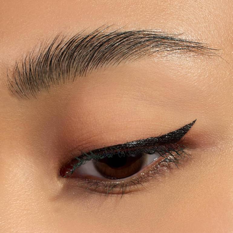 Essence, eyeliner, liquid, quick wing, double-ended for precise definition,