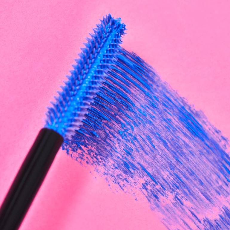 Essence. I Love Extreme Mascara, Blue, for crazy volume, for lashes - Blue color