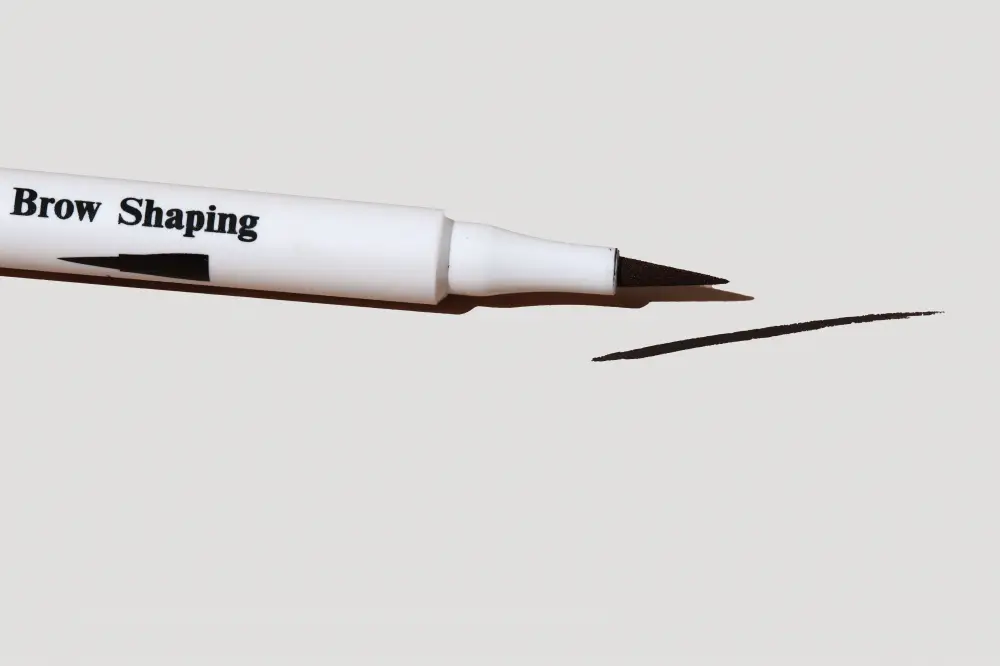 Carissa Eyebrow Definer Pencil - Dark Brown