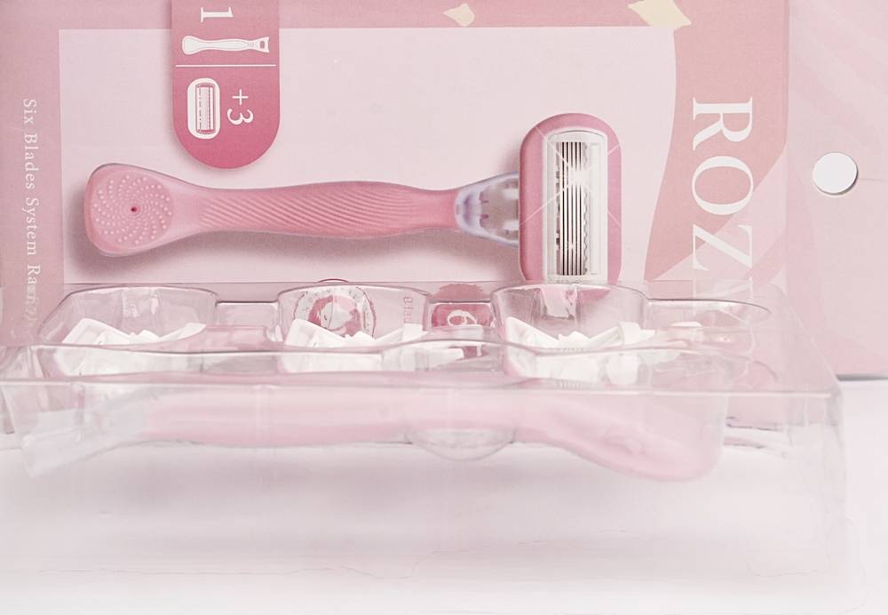 ,Rozy, Razor with 3 Replacement Heads