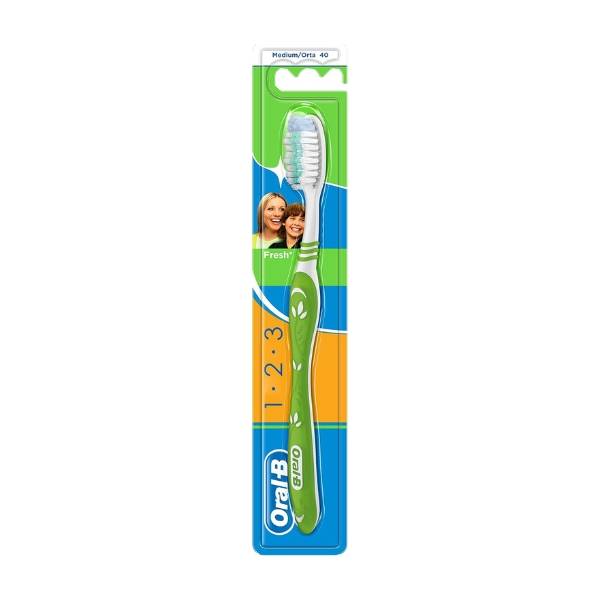 Oral-B, Medium Toothbrush, Freshness
