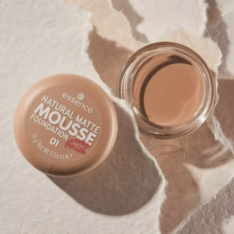 Essence Natural Matte Mousse Foundation - 01