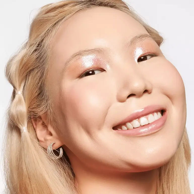 Essence Natural Matte Mousse Foundation - 01