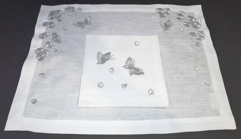 Flowers & Butterflies Design Placemats with Napkins Set For 12.Persons